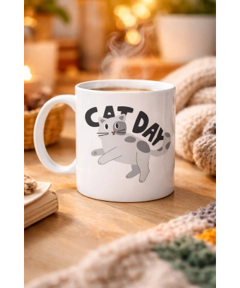 Cat Day Kedi Desenli Porselen Kupa MODEL 67 – Sevimli Kedi Figürlü, Günlük Kullanıma Uygun, Kahve & Çay Kupası