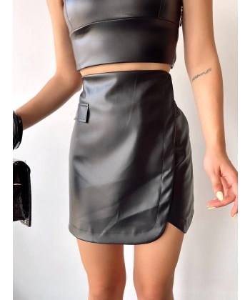 Cep detaylı oval kapaklı deri etek siyah h240048