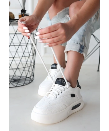 Chris Beyaz Cilt Siyah Detaylı Bağcıklı Spor Ayakkabı