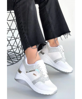 Geja Beyaz Cilt Bağcıklı Spor Ayakkabı