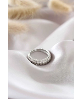 Gümüş Renk Ayarlamalı Burgu Kadın Yüzük