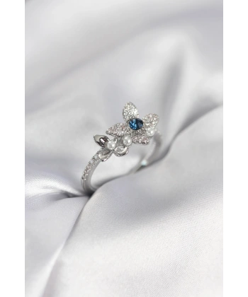 Gümüş Renk Çiçek Model Zirkon Taşlı Kadın Yüzük