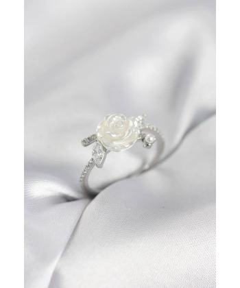 Gümüş Renk Gül Model Zirkon Taşlı Kadın Yüzük