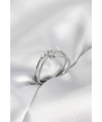 Gümüş Renk İncili Yıldız Model Zirkon Taşlı Kadın Yüzük