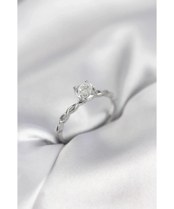 Gümüş Renk Sarmal Zincir Model Tek Taş Model Zirkon Taşlı Kadın Yüzük