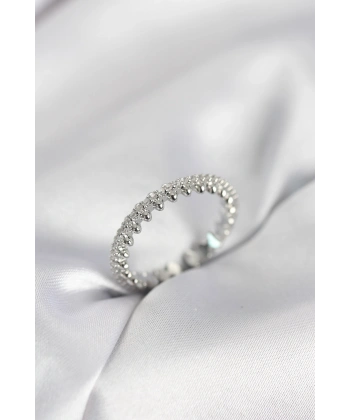 Gümüş Renk Sıralı Zirkon Taşlı Model Kadın Yüzük