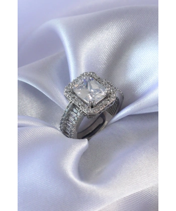 Gümüş Renk Zirkon Taşlı Kadın Yüzük