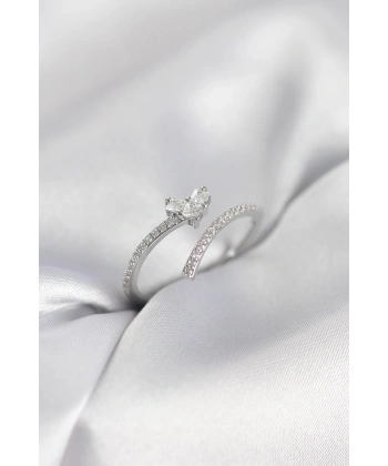 Gümüş Renk Zirkon Taşlı Kuyruklu Kalp Model Kadın Yüzük