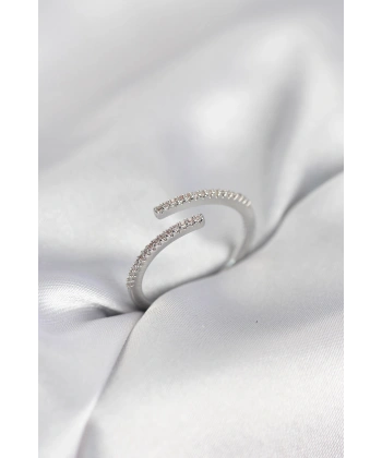 Gümüş Renk Zirkon Taşlı Yılan Tarz Kadın Yüzük