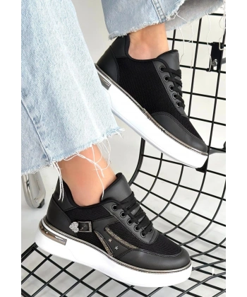 Junda Siyah Cilt Bağcıklı Spor Ayakkabı