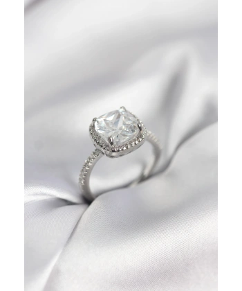 Kare Tek Taş Model Zirkon Taşlı Gümüş Renk Kadın Yüzük