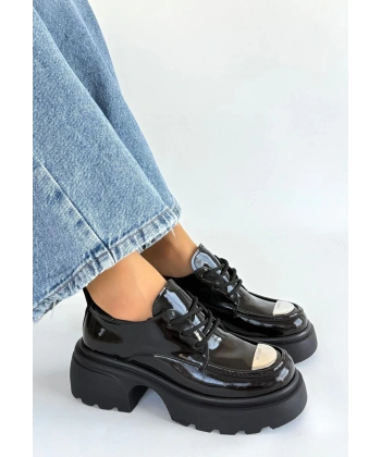 Kiya Siyah Rugan Dolgu Topuk Oxford Ayakkabı