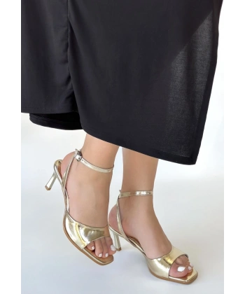 Lenya Gold Rugan Topuklu Ayakkabı