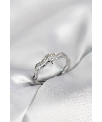 Minimal Yıldız Model Gümüş Renk Zirkon Taşlı Kadın Yüzük