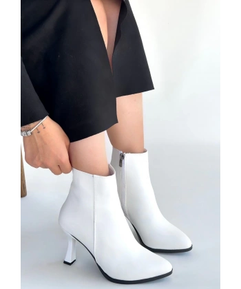 Mişha Beyaz Cilt Topuklu Bot