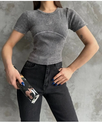 Nakış işlemeli asit yıkamalı bluz