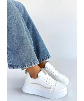 Natte Beyaz Cilt Bağcıklı Spor Ayakkabı