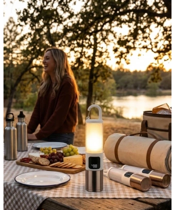 Outdoor Kamp Feneri USB Şarjlı Yüksek Parlaklık Güç Ekranlı LED Aydınlatma