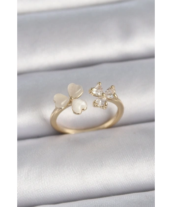 Pirinç Gold Renk Ayarlanabilir Zirkon Taşlı Kalp Beyaz Mineli Model Kadın Yüzük