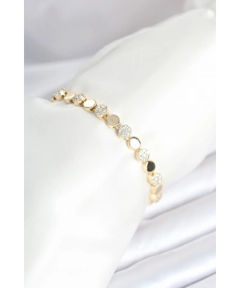 Pirinç Gold Renk Nokta Model Zirkon Taşlı Kadın Bileklik