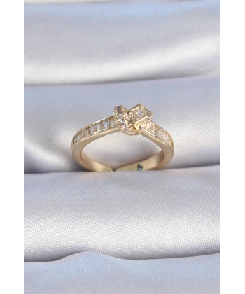 Pirinç Gold Renk Zirkon Taşlı Düğüm Model Kadın Yüzük