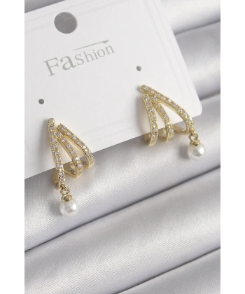 Pirinç Gold Renk Zirkon Taşlı Pençe Model İnci Detay Kadın Küpe