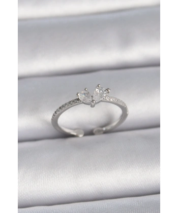 Pirinç Gümüş Renk Ayaralanabilir Zirkon Taşlı Kalp Model Kadın Yüzük