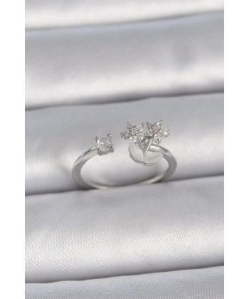 Pirinç Gümüş Renk Ayarlanabilir Zirkon Taşlı Yıldız Model Kadın Yüzük