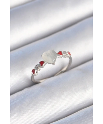 Pirinç Gümüş Renk Beyaz Mineli Kalp Model Zirkon Taş Detaylı Kadın Yüzük