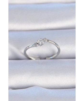 Pirinç Gümüş Renk Çiçek Model Zirkon Taş Detay Kadın Yüzük