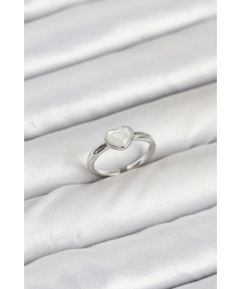 Pirinç Gümüş Renk Kalpli Kadın Yüzük