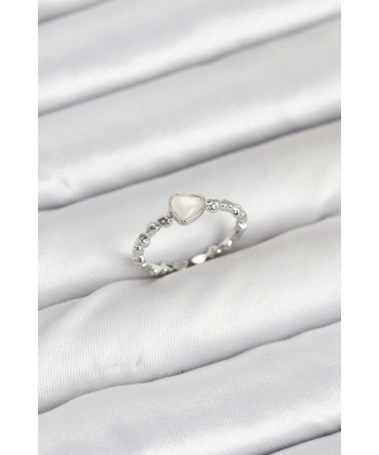 Pirinç Gümüş Renk Kalpli Model Kadın Yüzük