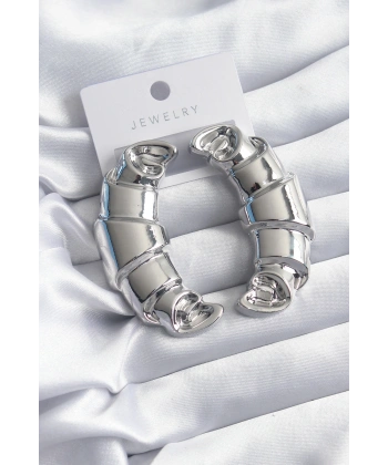 Pirinç Gümüş Renk Kruvasan Model Kadın Küpe