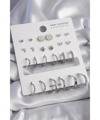 Pirinç Gümüş Renk Papatya Detaylı 12 Çiftli Kadın Küpe Seti