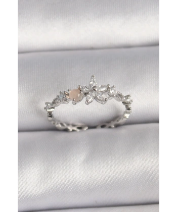 Pirinç Gümüş Renk Zirkon Taşlı Çiçek Model Ayarlanabilir Yüzük