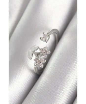 Pirinç Gümüş Renk Zirkon Taşlı Çiçek Model Kadın Yüzük