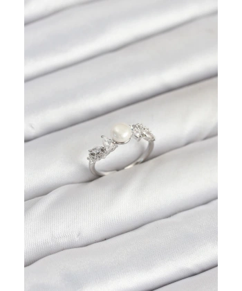 Pirinç Gümüş Renk Zirkon Taşlı İncili Model Kadın Yüzük