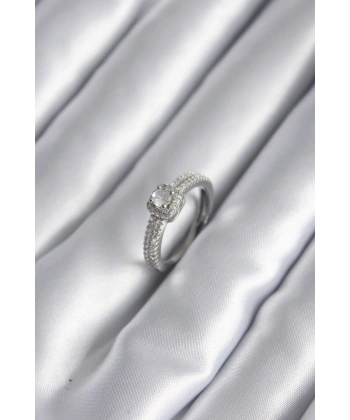 Pirinç Gümüş Renk Zirkon Taşlı Kadın Yüzük