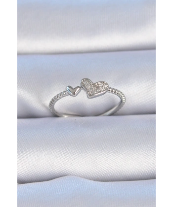 Pirinç Gümüş Renk Zirkon Taşlı Kalp Model Kadın Yüzük
