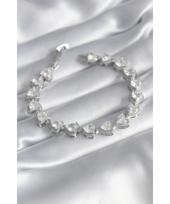 Pirinç Gümüş Renk Zirkon Taşlı Kalp Model VIP Seri Kadın Bileklik