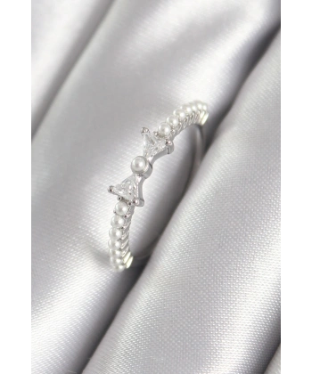 Pirinç Gümüş Renk Zirkon Taşlı Kurdele Model İnci Detay Kadın Yüzük