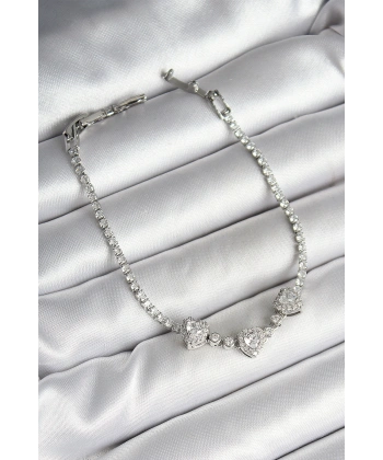 Pirinç Sıralı Kalp Figürlü Zirkon Taşlı Gümüş Renk Kadın Bileklik