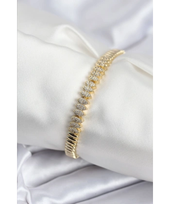 Pirinç VIP Seri Gold Renk Zirkon Taşlı Arpa Model Kadın Bileklik