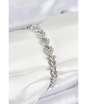 Pirinç Zirkon Taşlı Sıralı Ok Model Gümüş Renk Kadın Bileklik