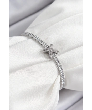 Pirinç Zirkon Taşlı X Detaylı Su Yolu Model Gümüş Renk Asansörlü Kadın Bileklik