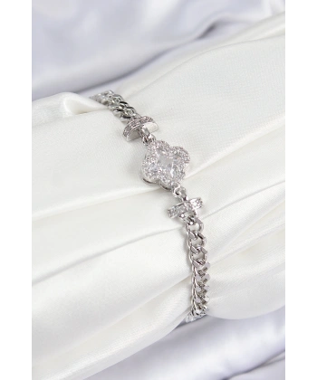 Pirinç Zirkon Taşlı Yonca Model Gümüş Renk Kadın Bileklik