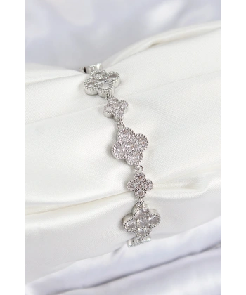 Pirinç Zirkon Taşlı Yonca Model Gümüş Renk VIP Seri Kadın Bileklik