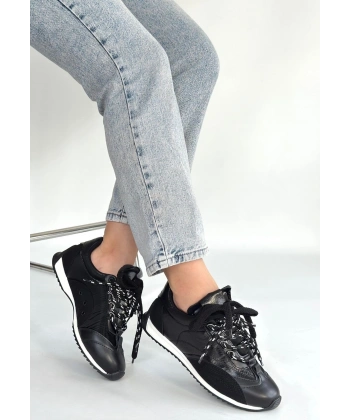 Reat Siyah Cilt Bağcıklı  Paraşüt Detaylı Spor Ayakkabı