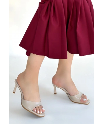 Ribay Bej Rugan Topuklu Terlik