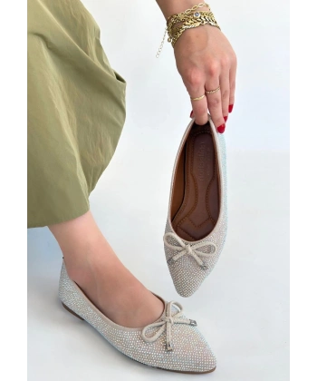 Sarra Bej Saten İşlemeli Babet Ayakkabı